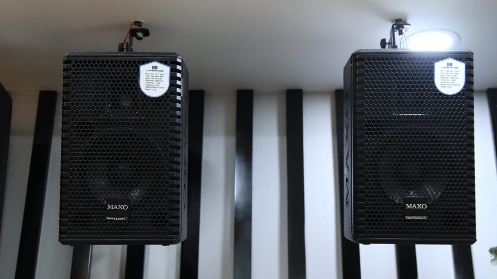 loa-full-range-2-tac-s8-treo-tuong